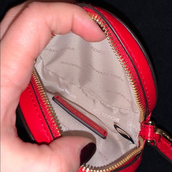 Michael Kors Red mini wristlet - Picture 3 of 12